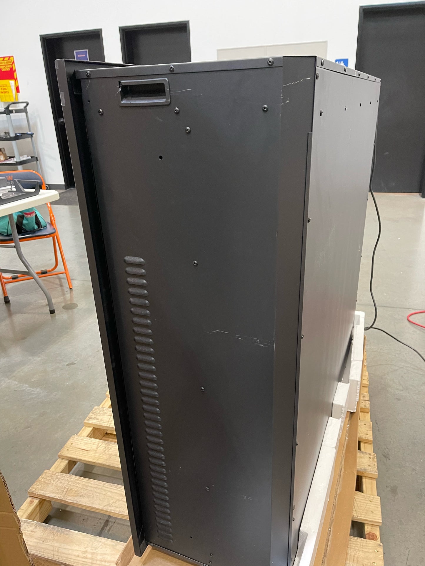 Amantii TRD-48-OOB-3 – Open Box Sale – S/N 622018630003